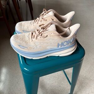 Hoka Women's Running Shoes Clifton 9 in size 8